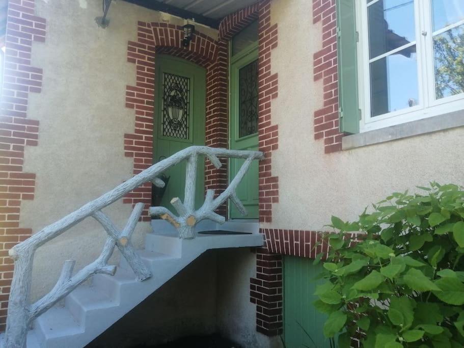 Maison " Bouton D'Or" Au Bord De L'Eau, A 10 Mn De Tours , Meuble Classe Une Etoile Saint-Avertin Exterior photo